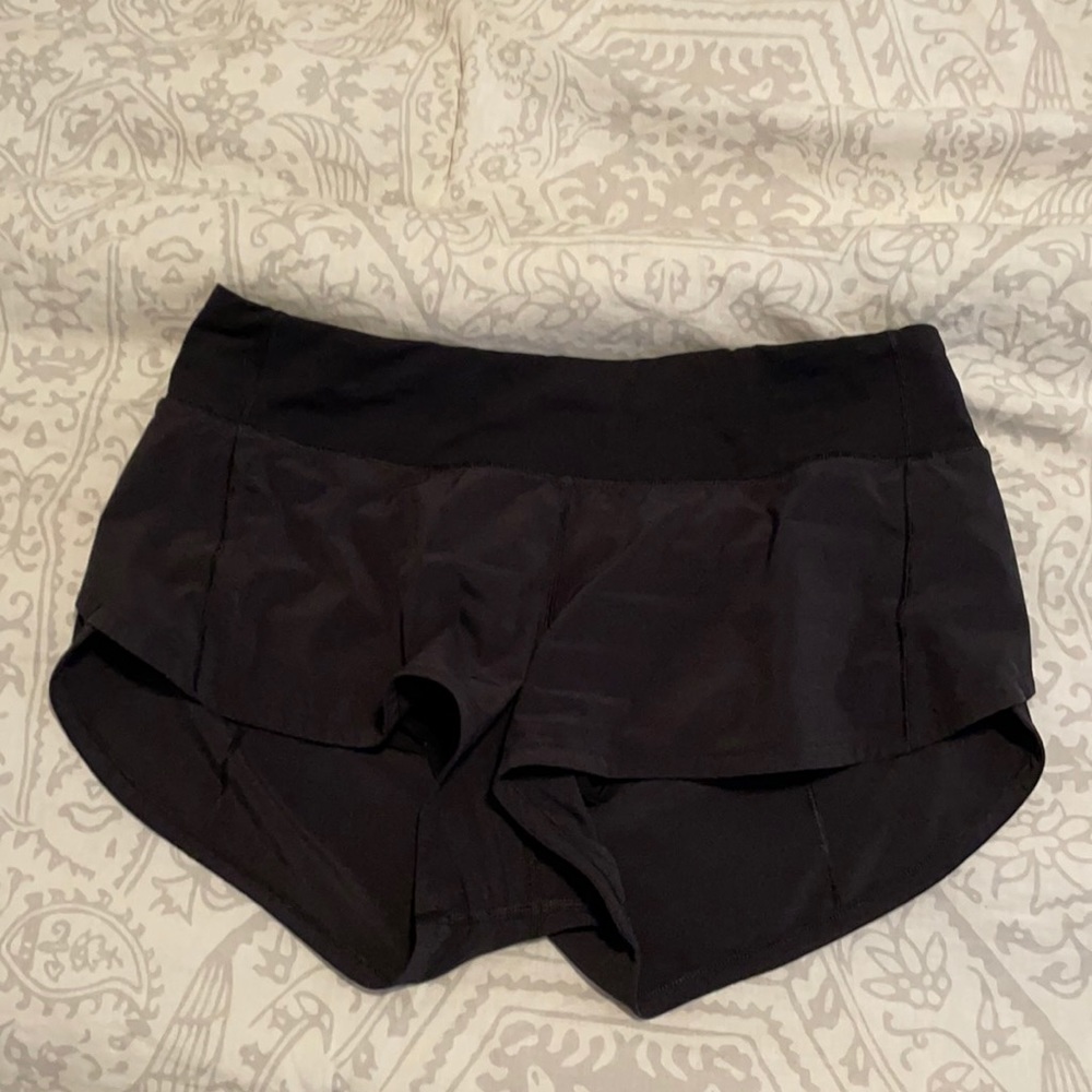 Lululemon Size 6 2.5” Inseam Black Shorts